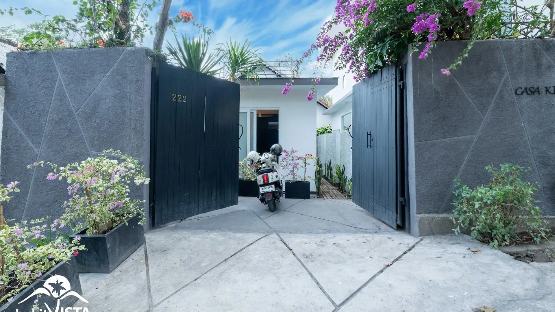 Отель Casa Kirala By Bukit Vista Улувату 0*,